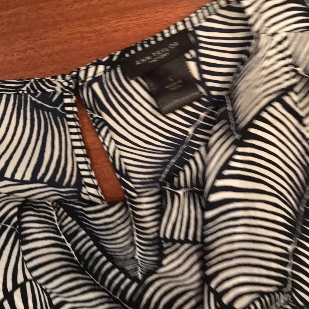 ANN TAYLOR RUFFLE TANK TOP SZ L - Picture 2 of 2